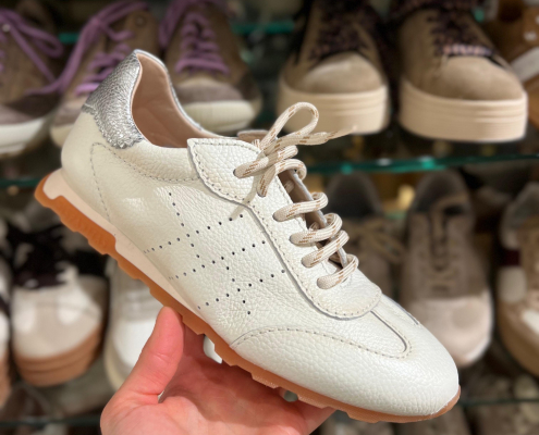 92af56f7-4ab4-43f1-9b7b-ae5558f0e0a6